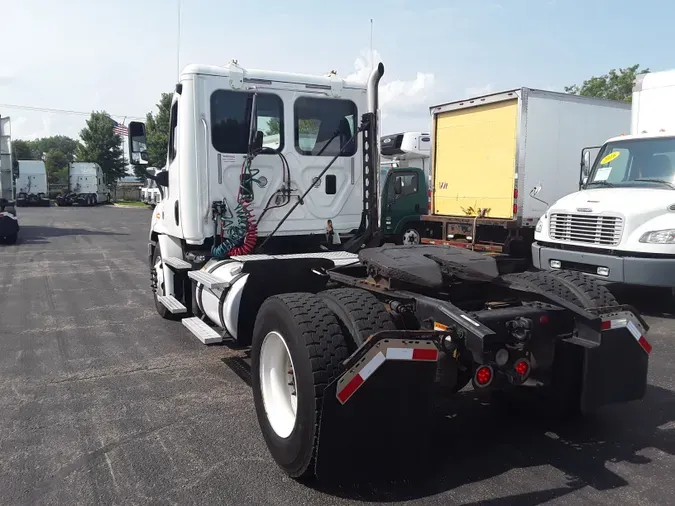 2014 FREIGHTLINER/MERCEDES CASCADIA 113