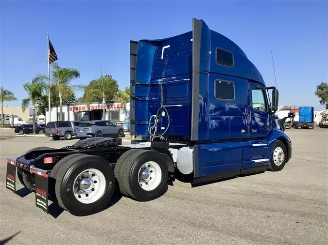 2019 VOLVO VNL860