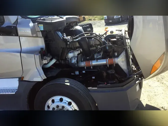 2021 Freightliner Cascadia 126