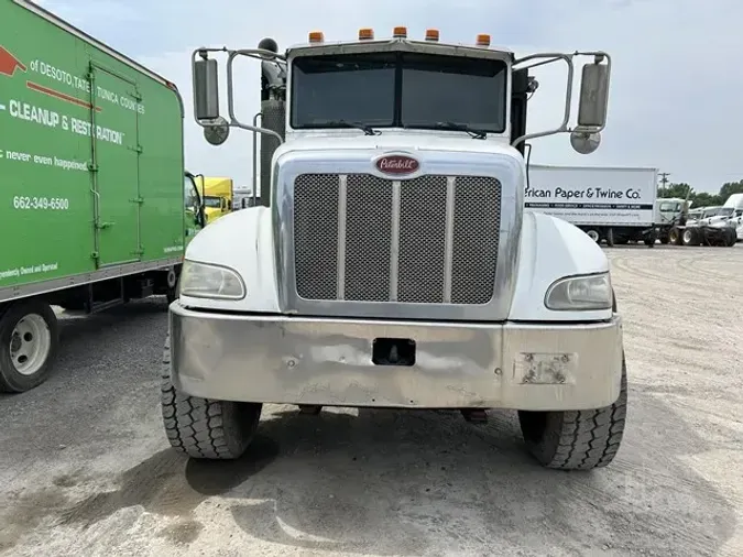 2005 PETERBILT 335