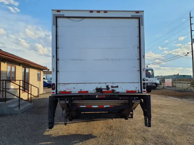 2017 FREIGHTLINER/MERCEDES M2 106