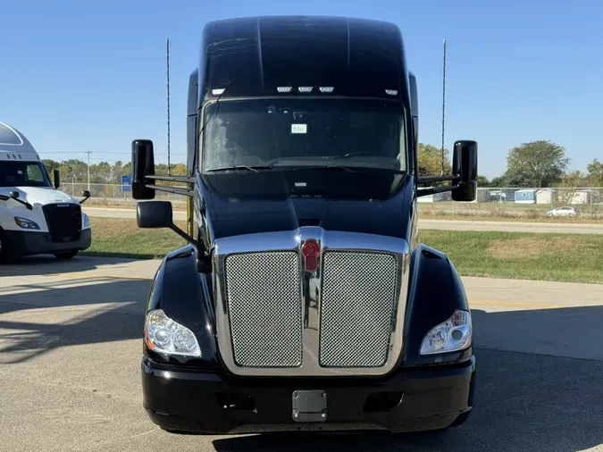 2022 KENWORTH T680