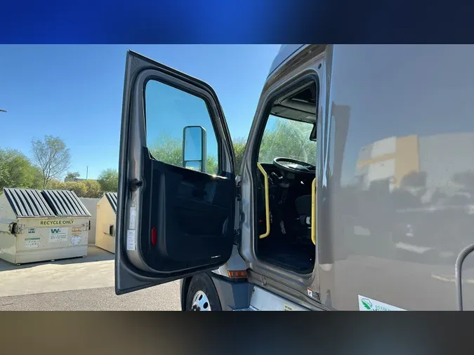 2024 Freightliner Cascadia 126