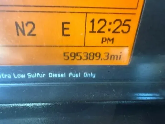 2015 Volvo VNL300a7db6c7cf66db119034e8cda762fe70f