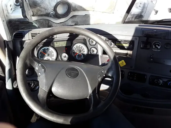 2017 FREIGHTLINER/MERCEDES CASCADIA 113