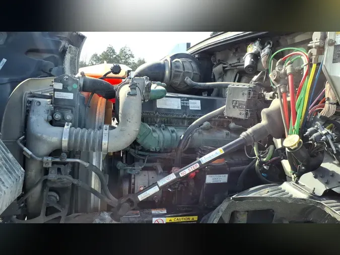 2020 Volvo VNR64T640