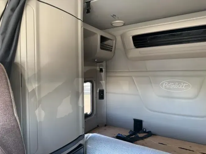 2022 Peterbilt 579