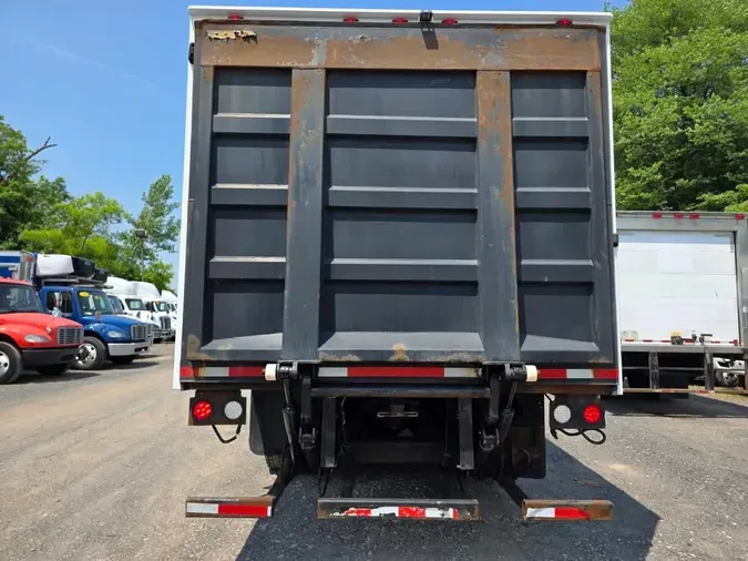 2017 FREIGHTLINER M2 106