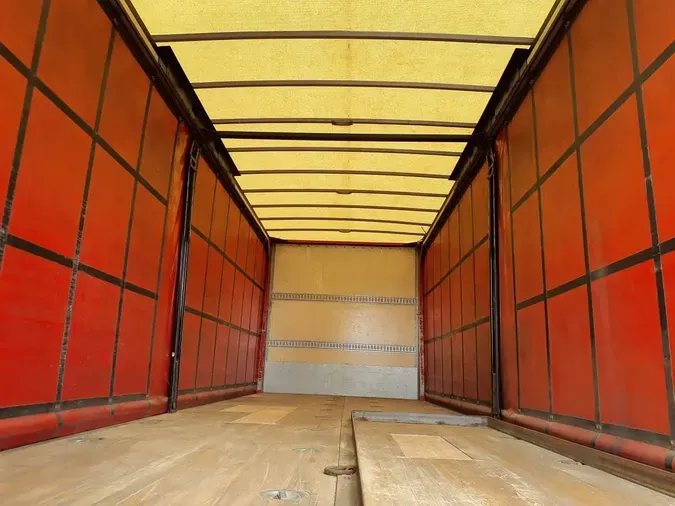 2020 FREIGHTLINER/MERCEDES M2 106