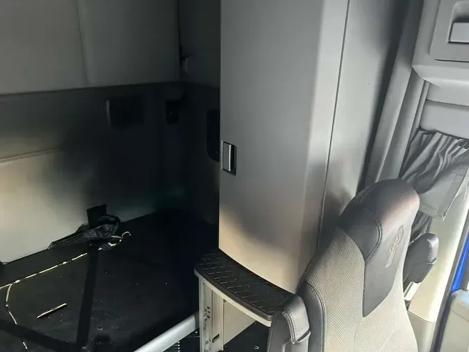 2022 Kenworth T680a7e371d90f7d303cc6aa2ca8e929e5c0