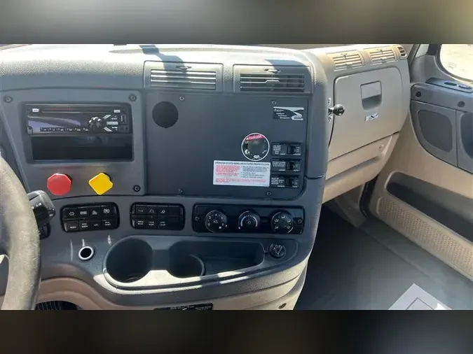 2018 FREIGHTLINER CA12562DCa7e4f1575333f83f8c36c8c30f9c2770