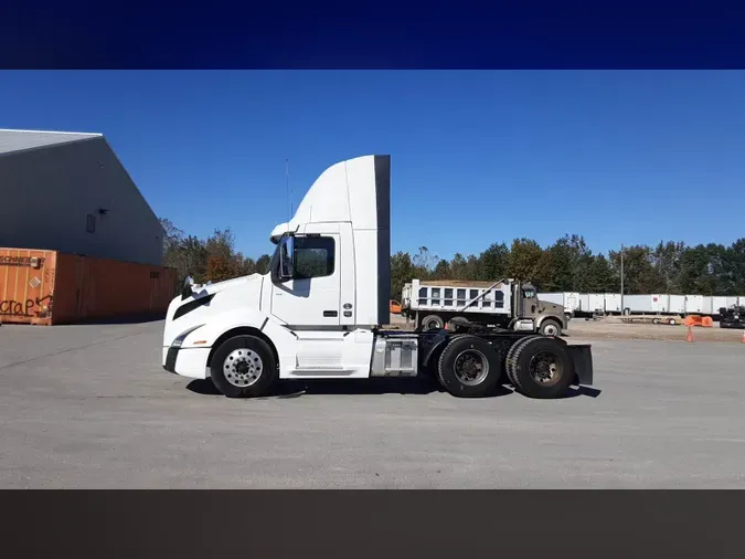 2020 Volvo VNL300