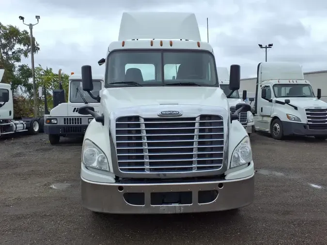 2018 FREIGHTLINER/MERCEDES CASCADIA 125