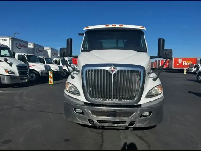 2019 NAVISTAR INTERNATIONAL RH613 DAYCAB S/A