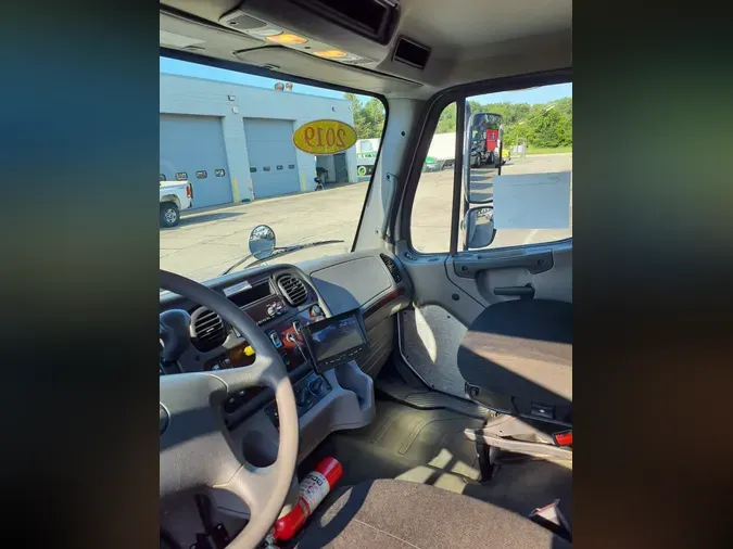 2019 FREIGHTLINER/MERCEDES M2 106a7ee7295cb2c21266926afa96e2770ca
