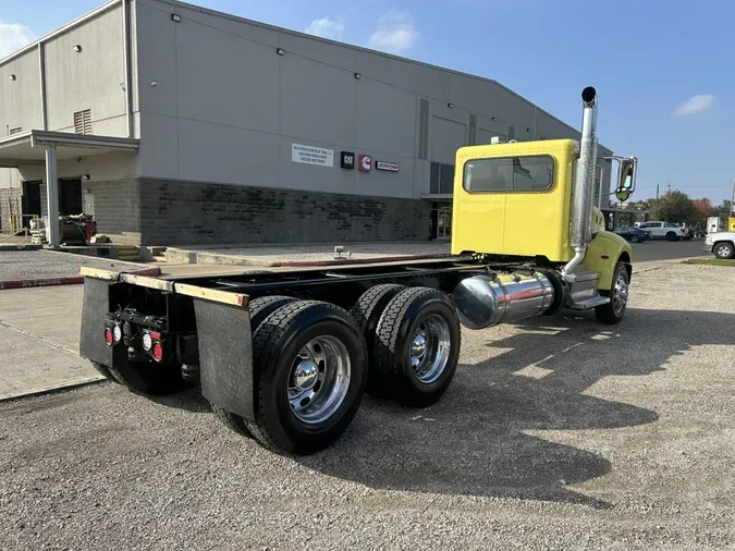 2020 Peterbilt 348