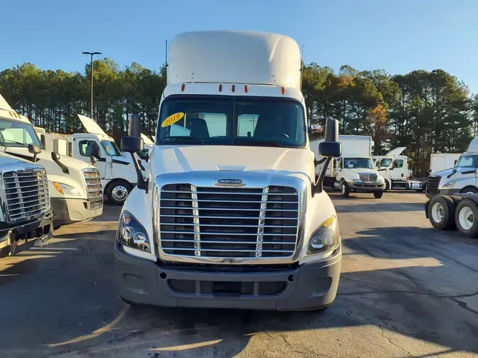 2019 FREIGHTLINER/MERCEDES CASCADIA 125a7eeca73e66cc3058905a1568cf6cd2c