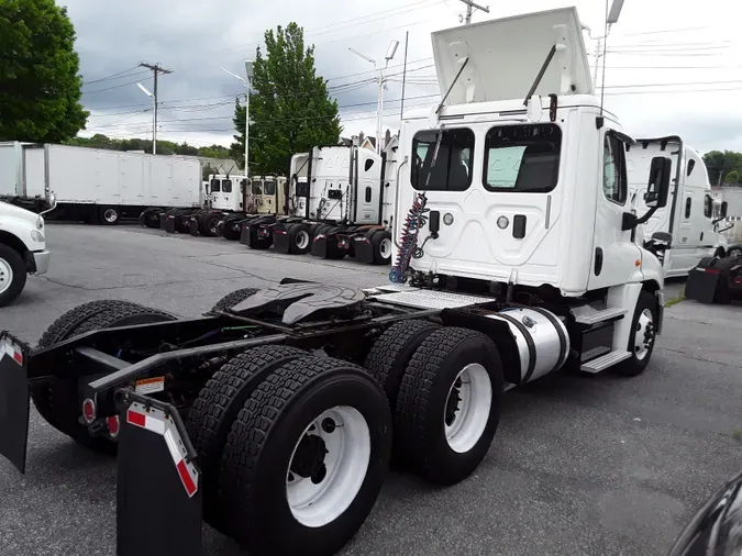 2017 FREIGHTLINER/MERCEDES CASCADIA 125