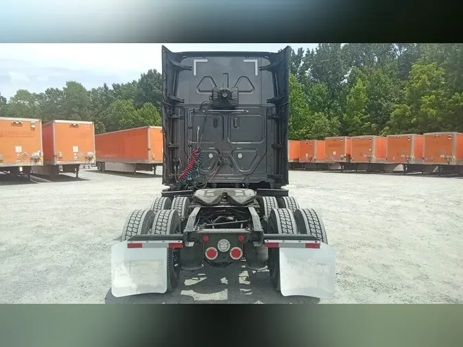 2024 Freightliner Cascadia 126a7f227007a3df6e1c53f72efe6f9f147
