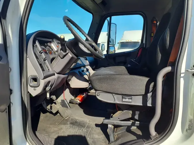 2018 FREIGHTLINER/MERCEDES M2 106
