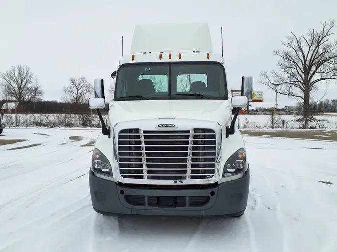 2016 FREIGHTLINER/MERCEDES CASCADIA 113