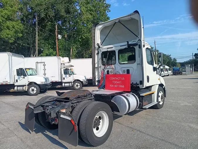 2017 FREIGHTLINER CASCADIA 113