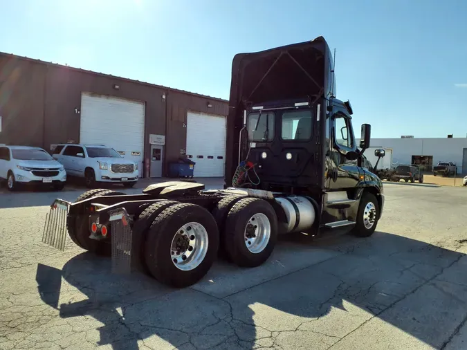 2019 FREIGHTLINER/MERCEDES CASCADIA 125