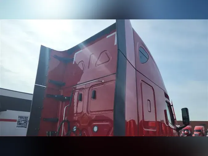 2023 FREIGHTLINER CA126