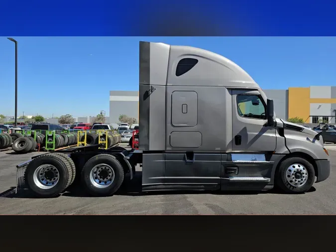 2023 Freightliner Cascadia