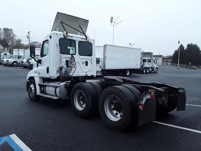 2017 FREIGHTLINER/MERCEDES CASCADIA 125