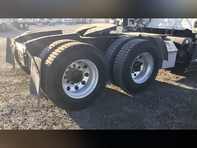 2020 Freightliner Cascadia 126