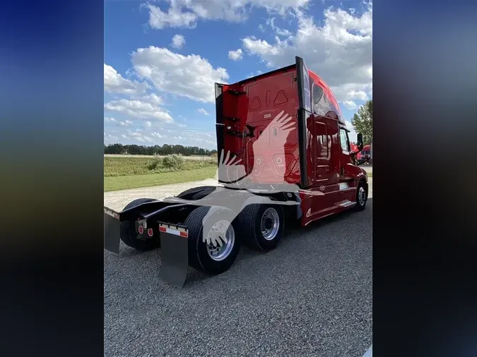 2018 FREIGHTLINER CASCADIA 126