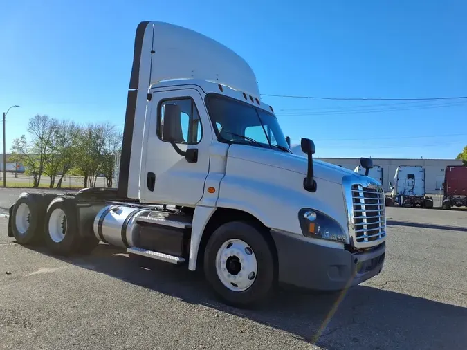 2019 FREIGHTLINER/MERCEDES CASCADIA 125a8087e242e14a6b23258973268bd84aa