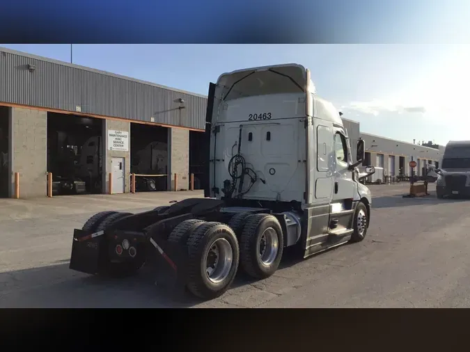 2021 Freightliner Cascadia 126