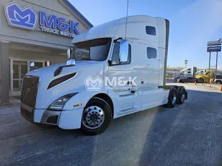 2020 VOLVO VNL64T760