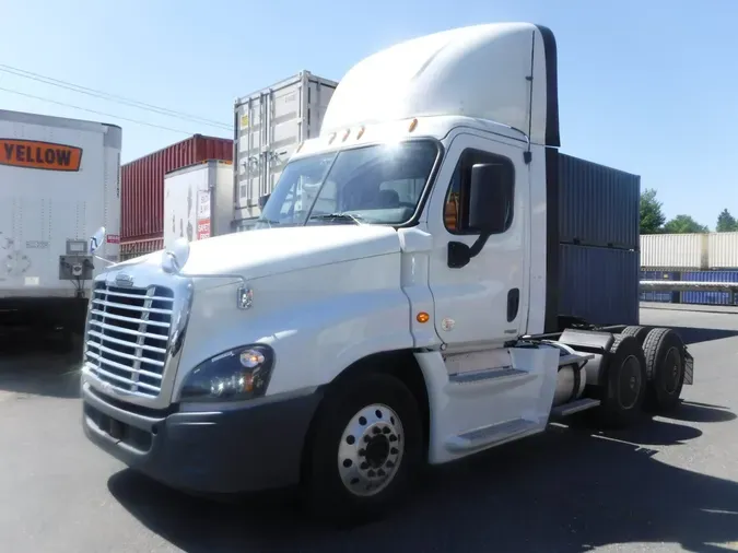 2019 FREIGHTLINER/MERCEDES CASCADIA 125