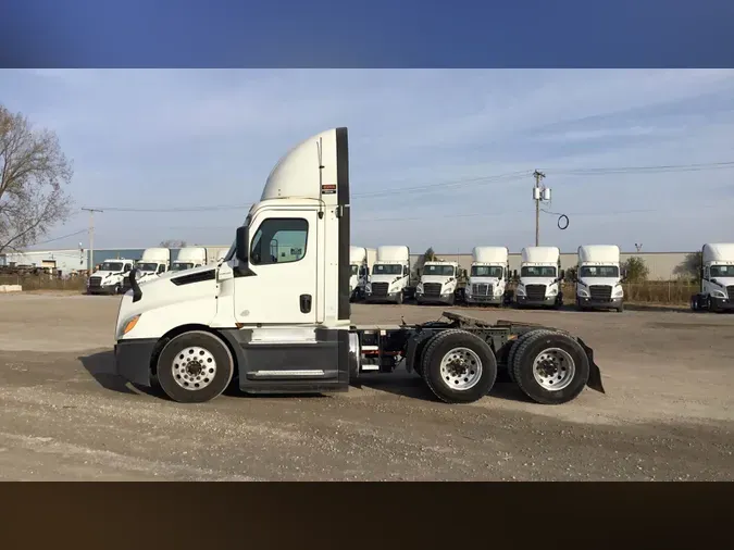 2020 Freightliner Cascadia 126a80f6c18bb1fbeaeb34ad04aa84c9144