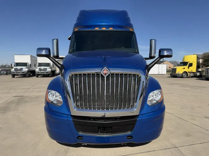 2022 International LT625