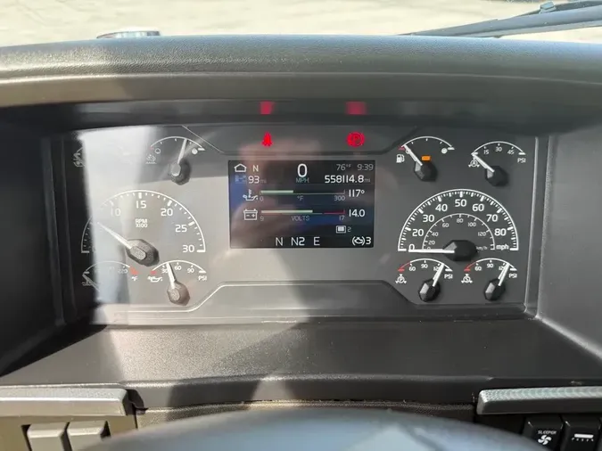 2020 VOLVO VNL64T760