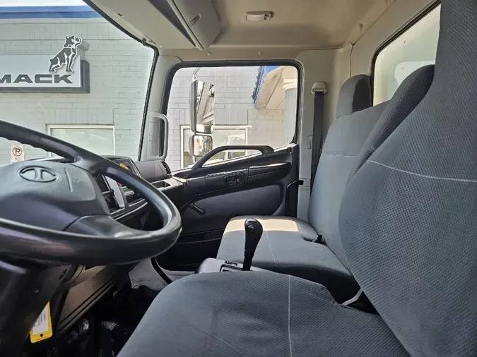 2016 HINO 268