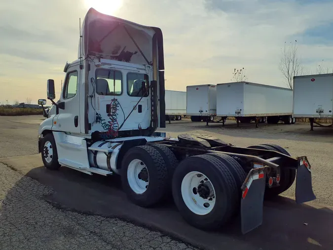 2016 FREIGHTLINER/MERCEDES CASCADIA 125