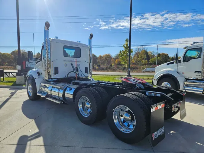 2026 Kenworth T880