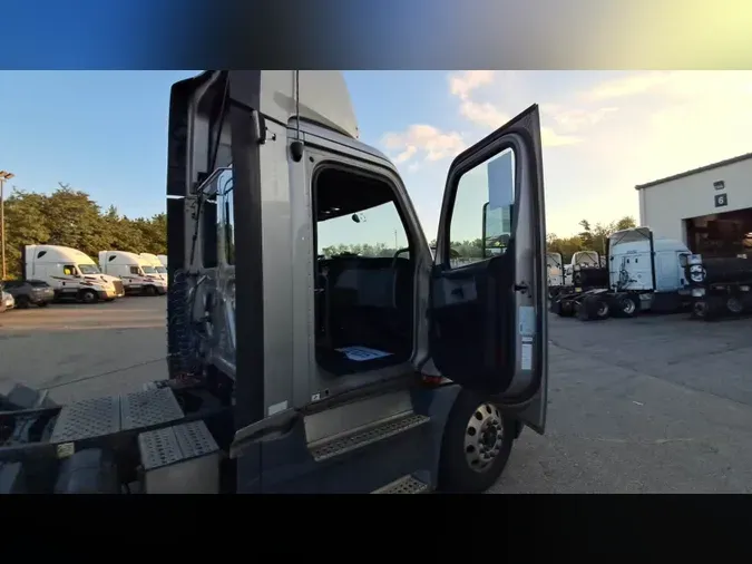 2020 Freightliner Cascadia 126a8163841e868f353fe1fdbb4bebd9e62