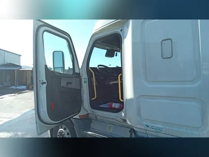 2022 Freightliner Cascadia 126