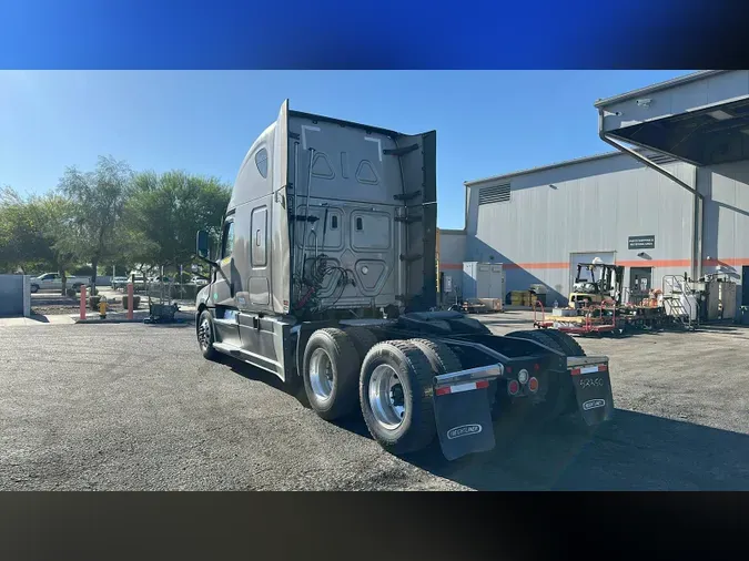 2024 Freightliner Cascadia 126