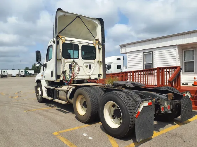 2016 FREIGHTLINER/MERCEDES CASCADIA 125