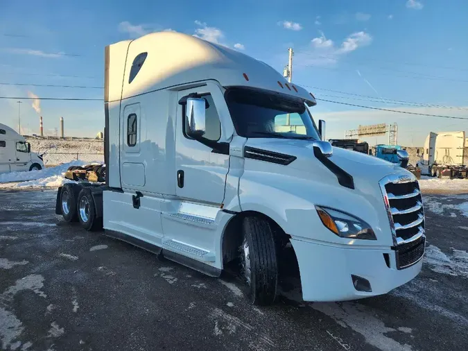 2023 FREIGHTLINER Cascadia 126