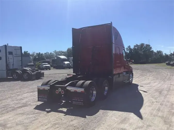 2019 FREIGHTLINER CA126