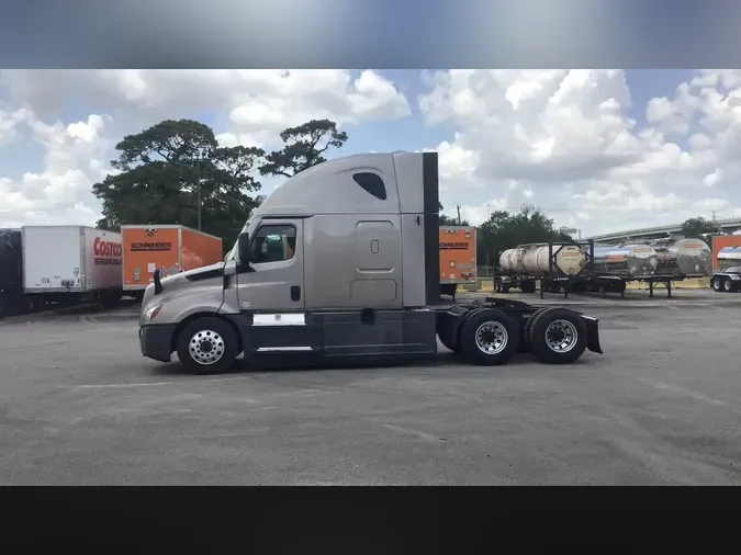 2022 Freightliner Cascadia 126