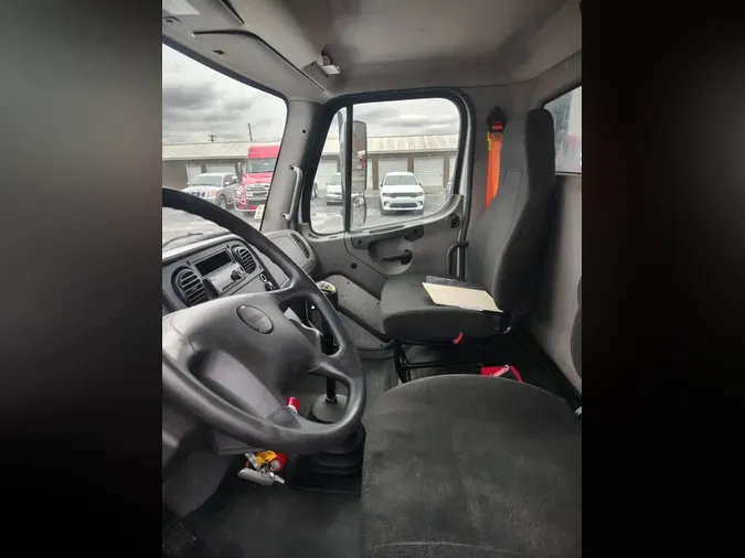 2020 FREIGHTLINER/MERCEDES M2 106